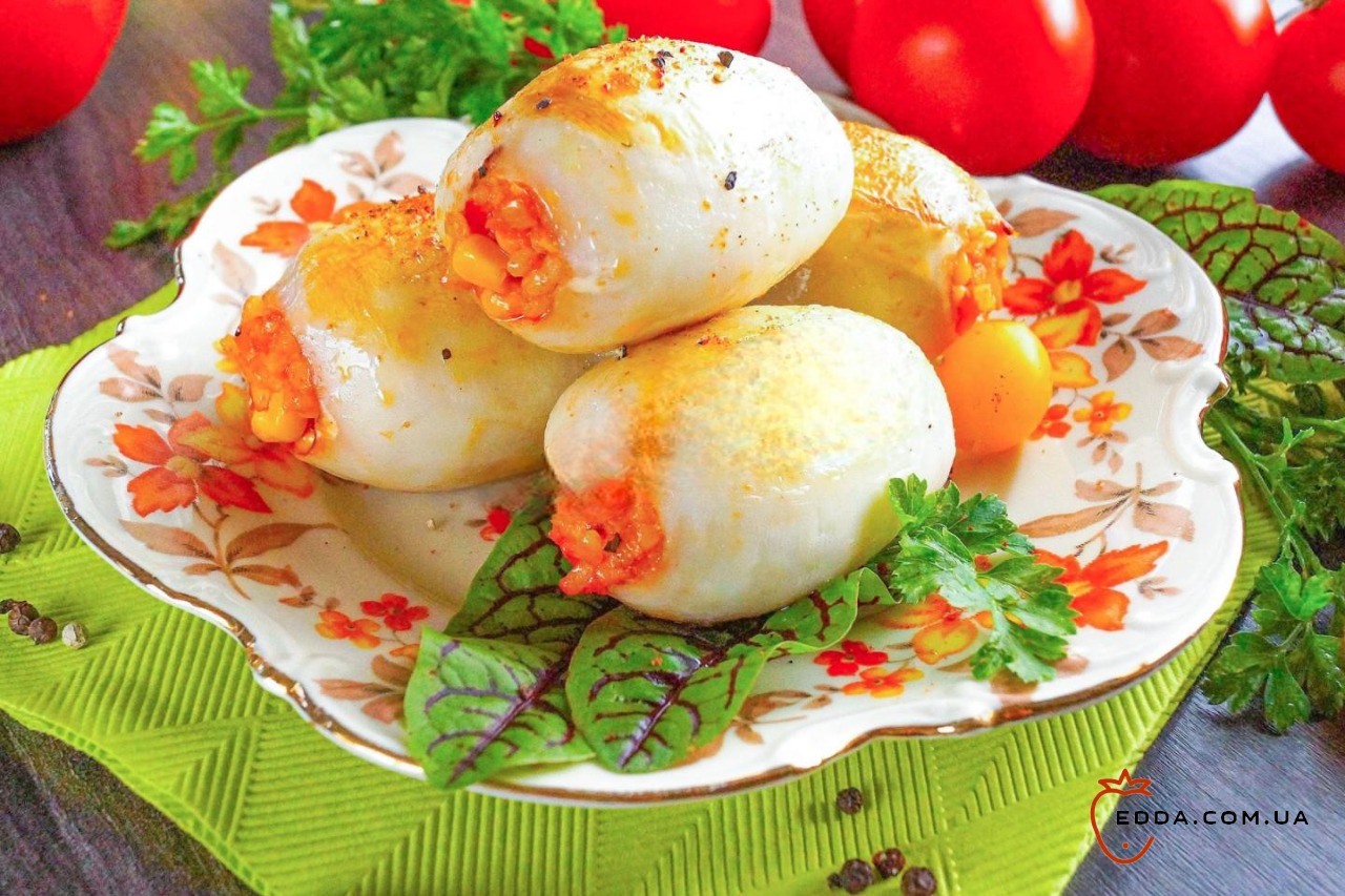 Кальмари фаршировані рисом та овочами